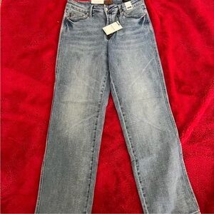 Judy Blue Light Wash Straight Leg Jeans
